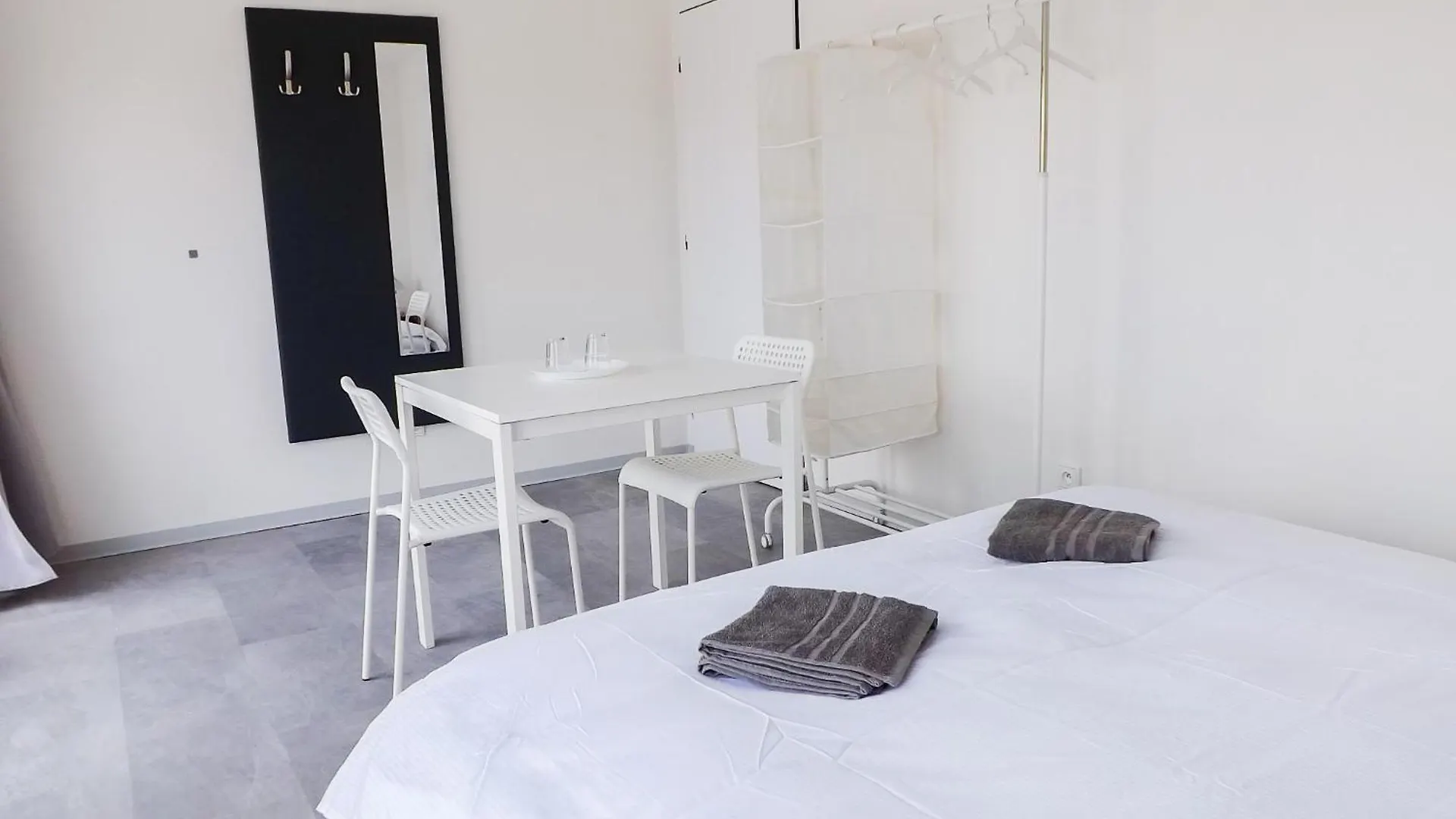 Angel Room With Large Terrace R6 Prague Czech Republic